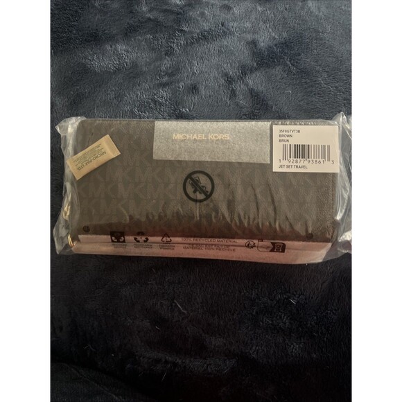 Michael Kors Jet Set Travel Large Zip Around Signature Leather Brown MK Wallet - Picture 1 of 14